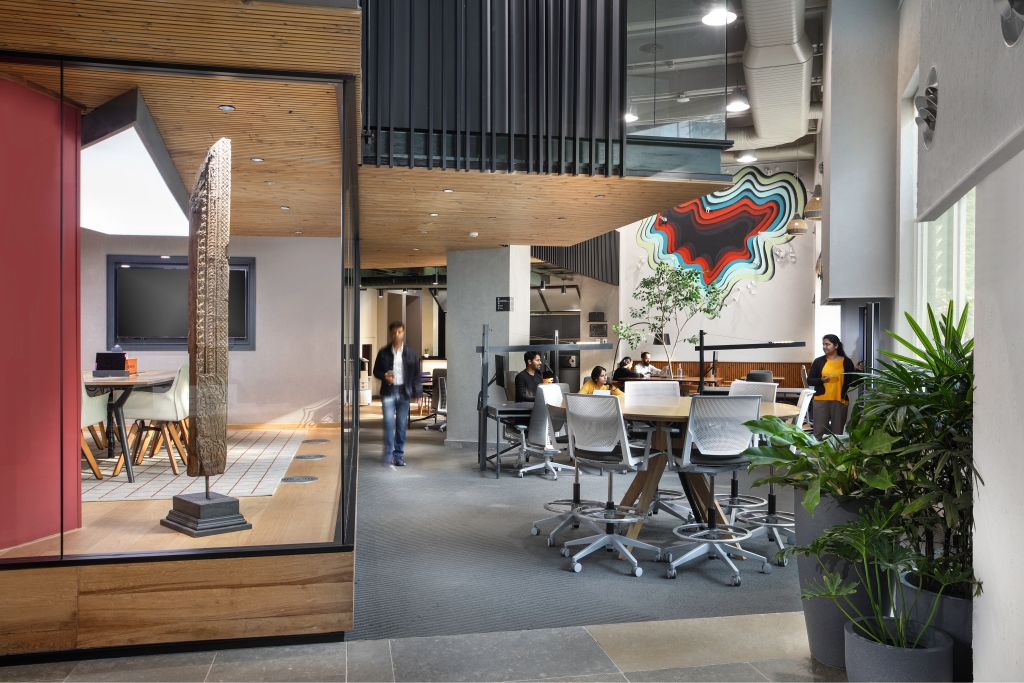 main/case-studies/beta-lab-gurgaon/beta-lab-gurgaon-work-area.jpg