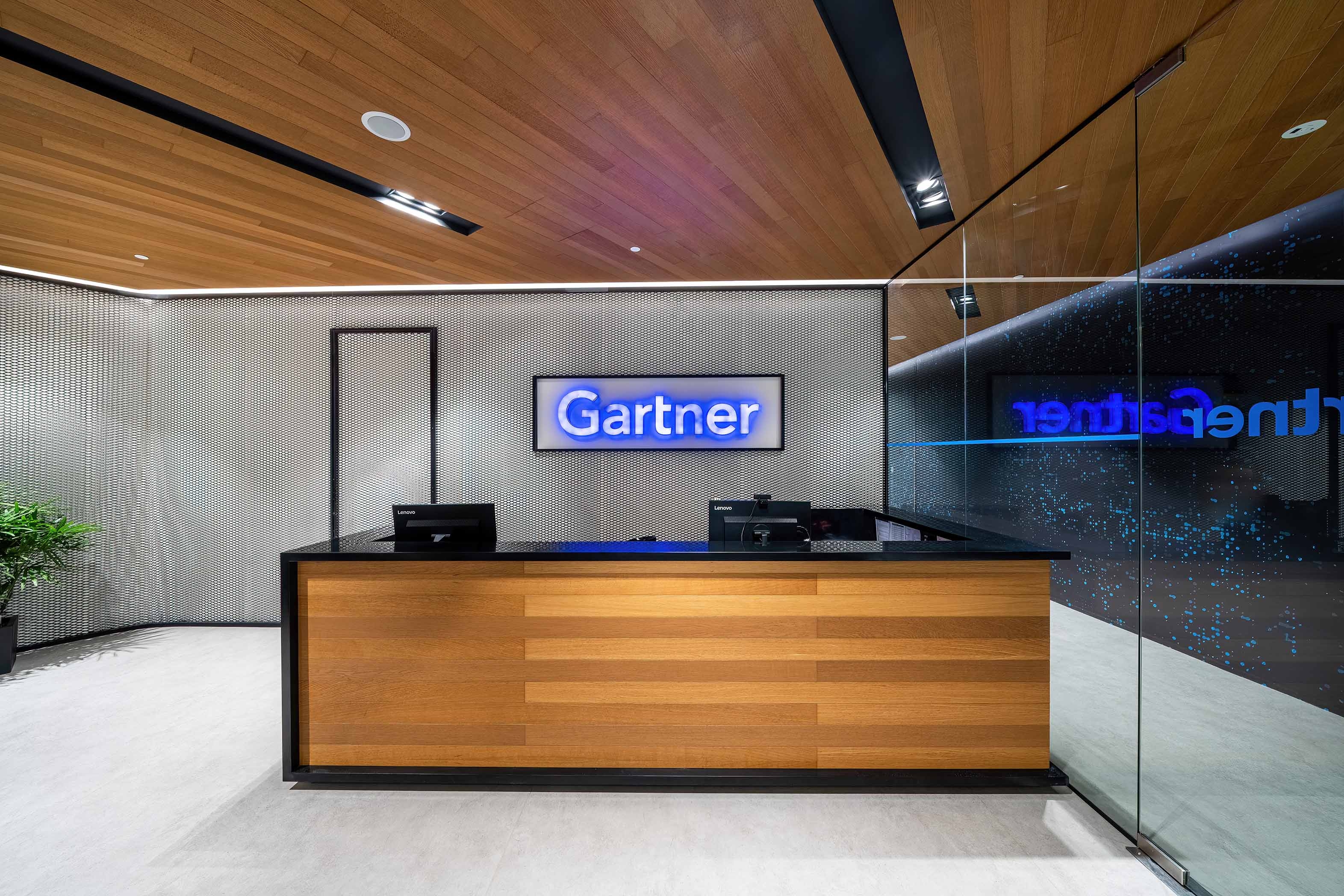 main/case-studies/gartner-singapore/gartner-singapore-office-reception.jpg