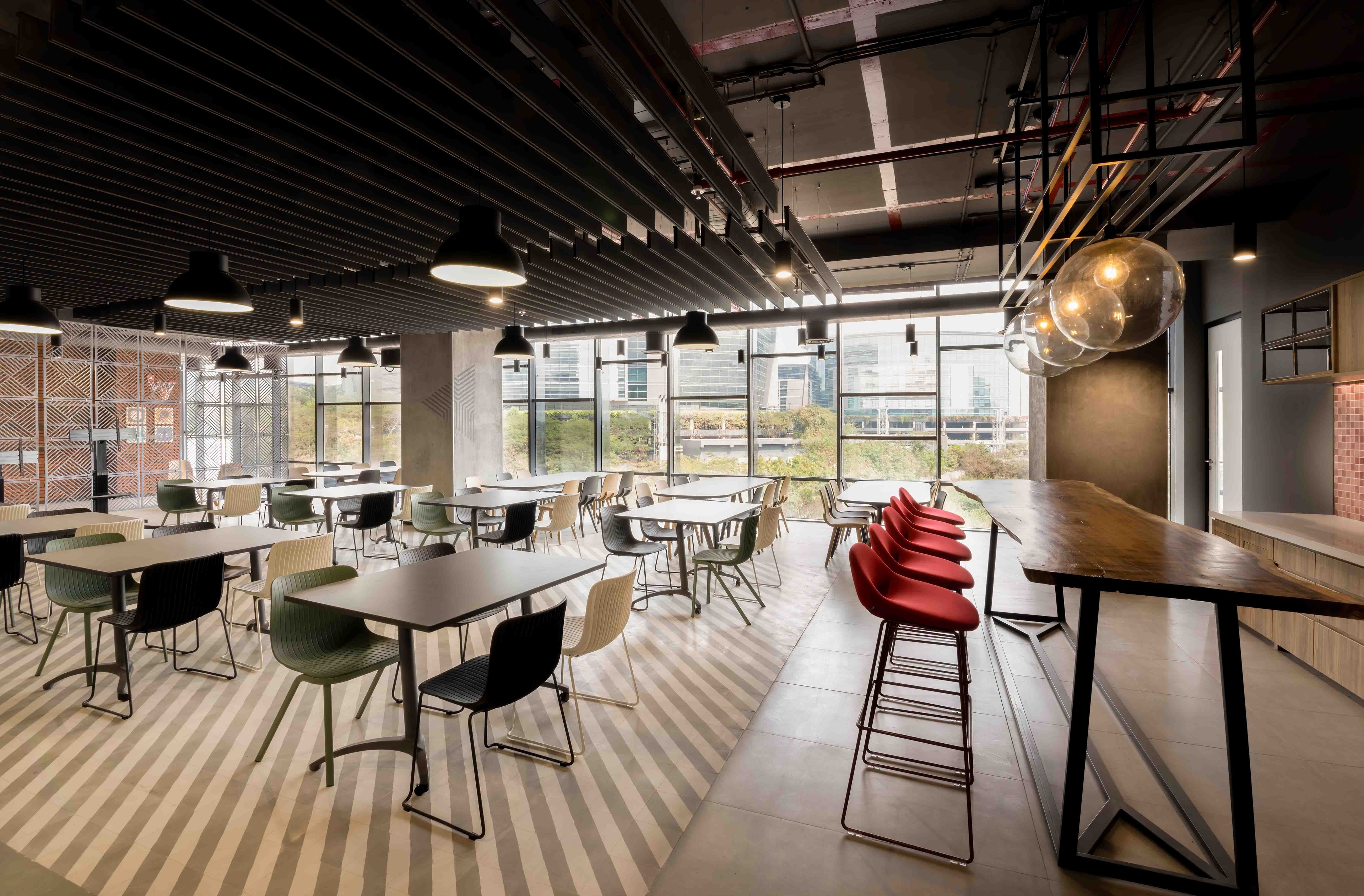 main/case-studies/crowdstrike-pune/crowdstrike-pune-india-cafeteria.jpg